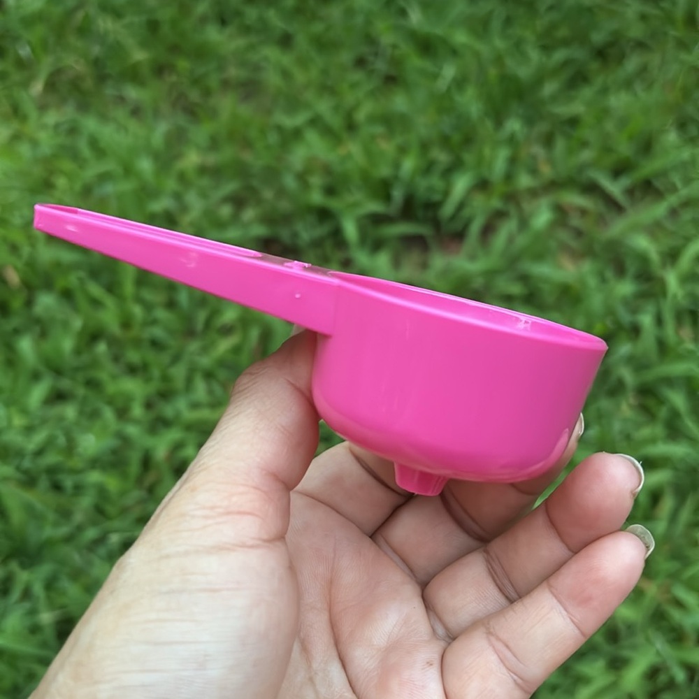 TUPPERWARE LITTLE FUNNEL